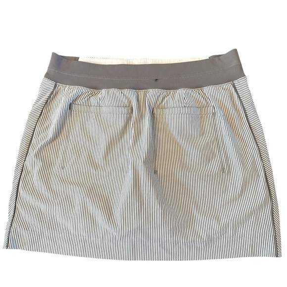 Athleta Brooklyn Textured 16” Skirt Skort Gray White Stripe Women’s Size 12 Golf - Picture 4 of 9